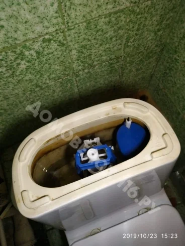 Замена арматуры унитаза.